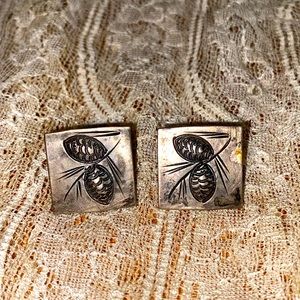 Vintage Stuart NYE sterling marked square pinecone design angled  cuff links